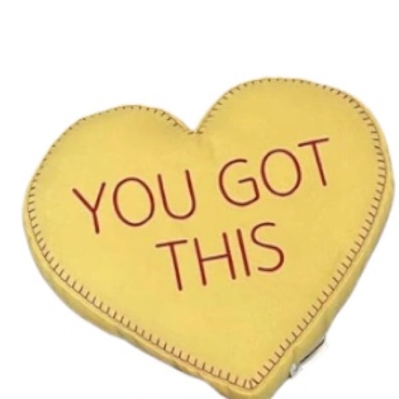 🖨️ Cashmere and cupcakes Valentine’s Day pillows - Picture 13 of 14